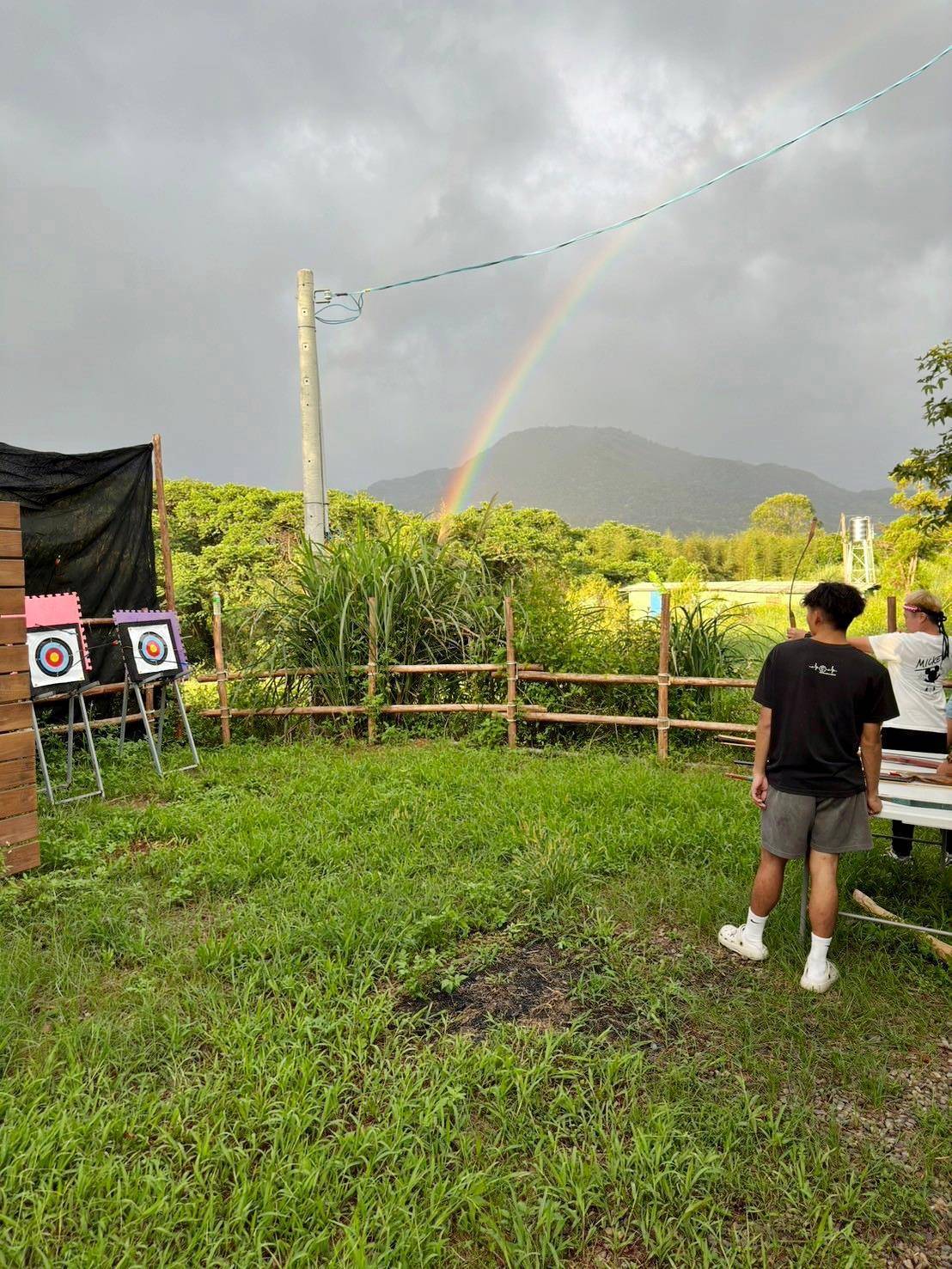 桃園市復興區露營推薦｜溪口台露營渡假園區｜夜宿諾美締露營車，兩側環山風景秀麗，適合各齡層之懶人露營入住心得分享！