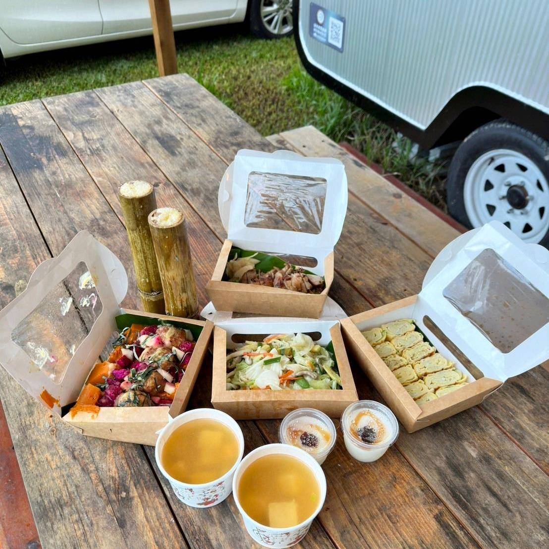 桃園市復興區露營推薦｜溪口台露營渡假園區｜夜宿諾美締露營車，兩側環山風景秀麗，適合各齡層之懶人露營入住心得分享！