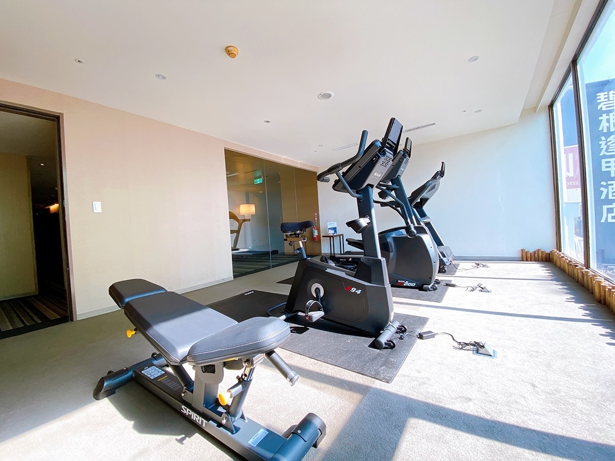 台中西屯區住宿推薦｜台中碧根逢甲酒店Beacon Hotel｜三訪入住碧根家庭套房，自助早餐豐富多樣，地下室設停車場，距離逢甲夜市步行僅1分鐘，吃喝玩樂生活機能一應俱全之碧根逢甲酒店入住心得分享！