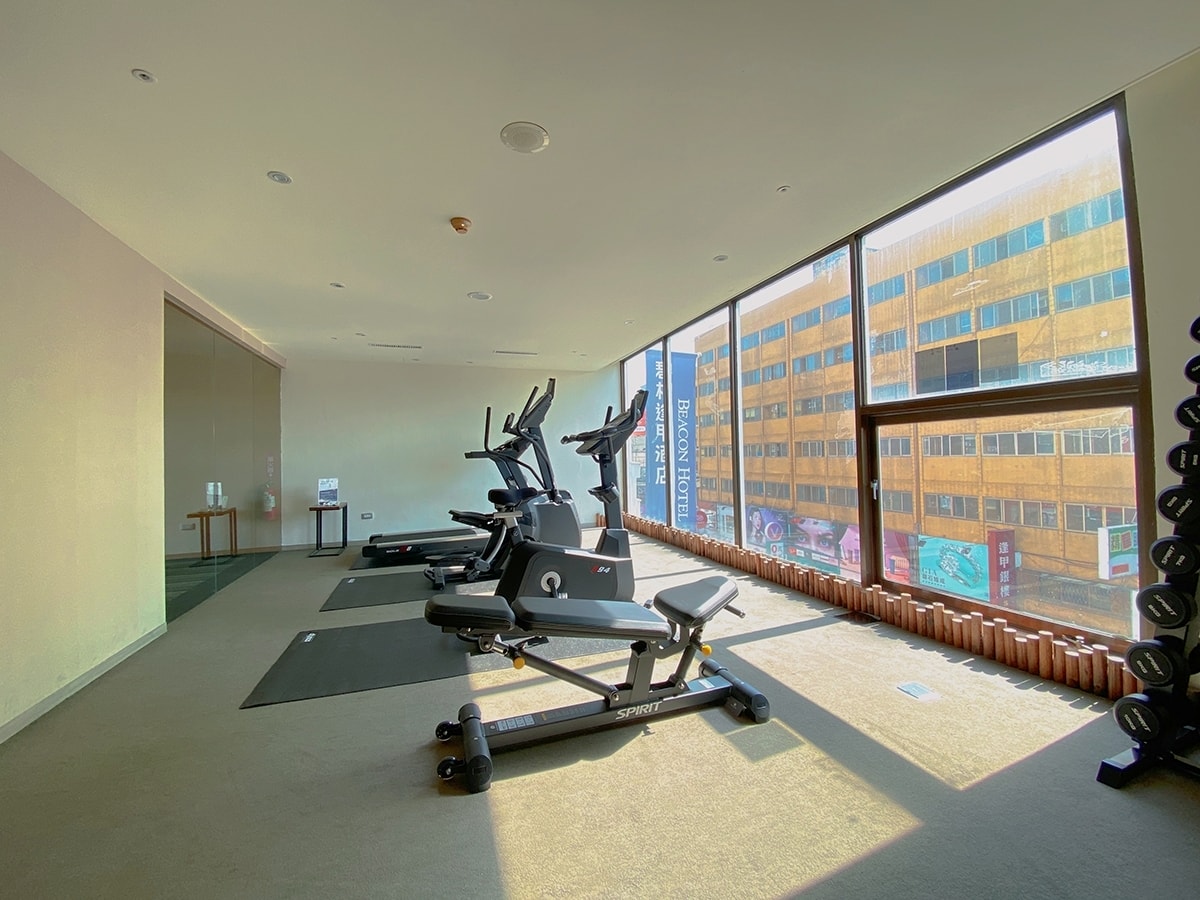 台中西屯區住宿推薦｜台中碧根逢甲酒店Beacon Hotel｜三訪入住碧根家庭套房，自助早餐豐富多樣，地下室設停車場，距離逢甲夜市步行僅1分鐘，吃喝玩樂生活機能一應俱全之碧根逢甲酒店入住心得分享！