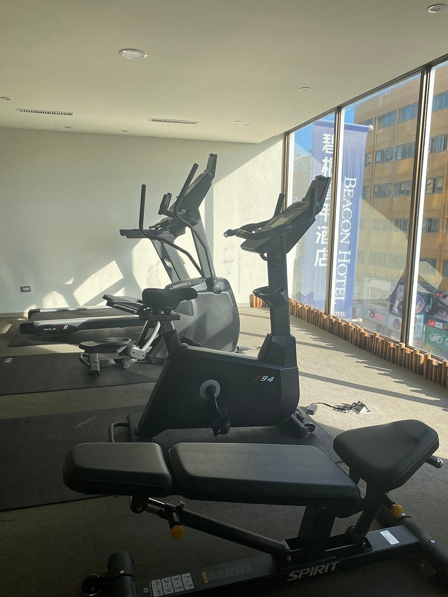 台中西屯區住宿推薦｜台中碧根逢甲酒店Beacon Hotel｜三訪入住碧根家庭套房，自助早餐豐富多樣，地下室設停車場，距離逢甲夜市步行僅1分鐘，吃喝玩樂生活機能一應俱全之碧根逢甲酒店入住心得分享！