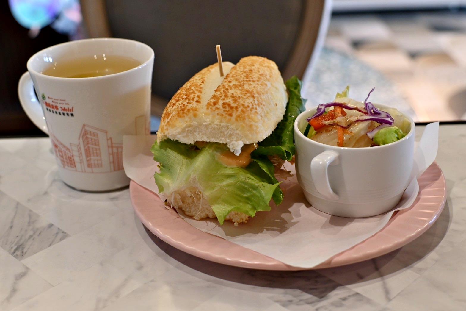 台中中區住宿推薦｜挪威森林行旅台中行旅3號館｜步行可達台中火車站，森林小語早餐輕食驚艷，每間客房設獨立對外窗，享受自在漫遊愜意時光之挪威森林行旅3號館入住心得分享！