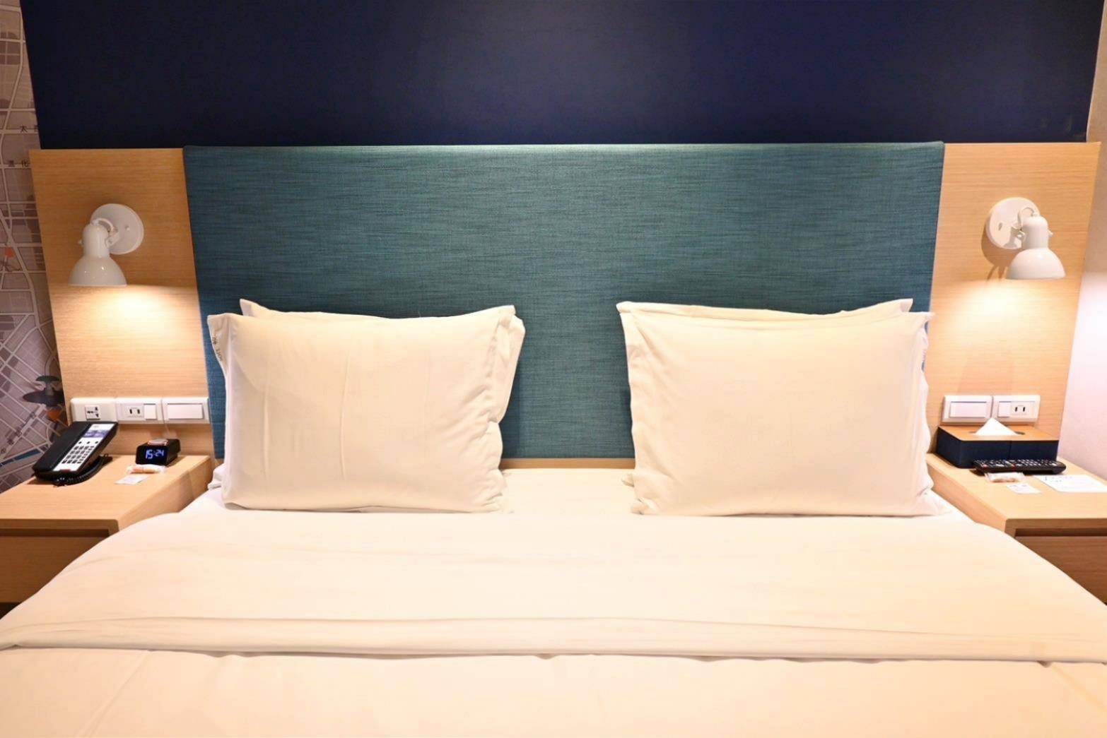 台中西屯區住宿推薦｜臺中逢甲智選假日酒店｜提供住宿客免費停車場，設施多元附洗衣健身房，輕鬆步行即到逢甲夜市，吃喝玩樂生活機能方便之臺中逢甲智選假日酒店入住心得分享！