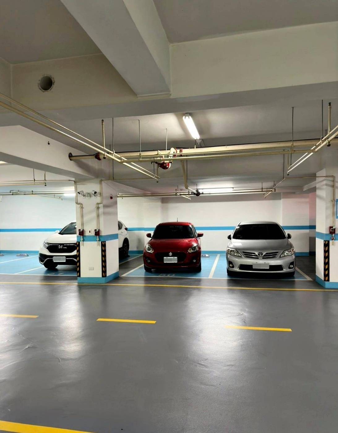 台中西屯區住宿推薦｜臺中逢甲智選假日酒店｜提供住宿客免費停車場，設施多元附洗衣健身房，輕鬆步行即到逢甲夜市，吃喝玩樂生活機能方便之臺中逢甲智選假日酒店入住心得分享！