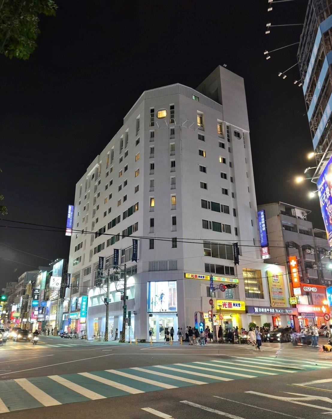 台中西屯區住宿推薦｜台中碧根逢甲酒店Beacon Hotel｜三訪入住碧根家庭套房，自助早餐豐富多樣，地下室設停車場，距離逢甲夜市步行僅1分鐘，吃喝玩樂生活機能一應俱全之碧根逢甲酒店入住心得分享！