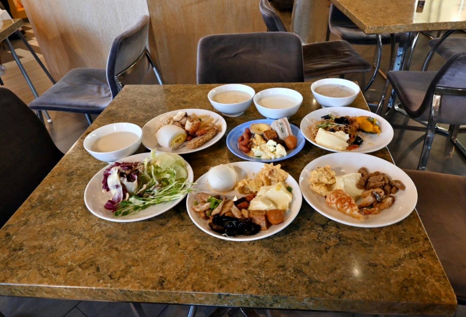 台中西屯區住宿推薦｜台中碧根逢甲酒店Beacon Hotel｜三訪入住碧根家庭套房，自助早餐豐富多樣，地下室設停車場，距離逢甲夜市步行僅1分鐘，吃喝玩樂生活機能一應俱全之碧根逢甲酒店入住心得分享！