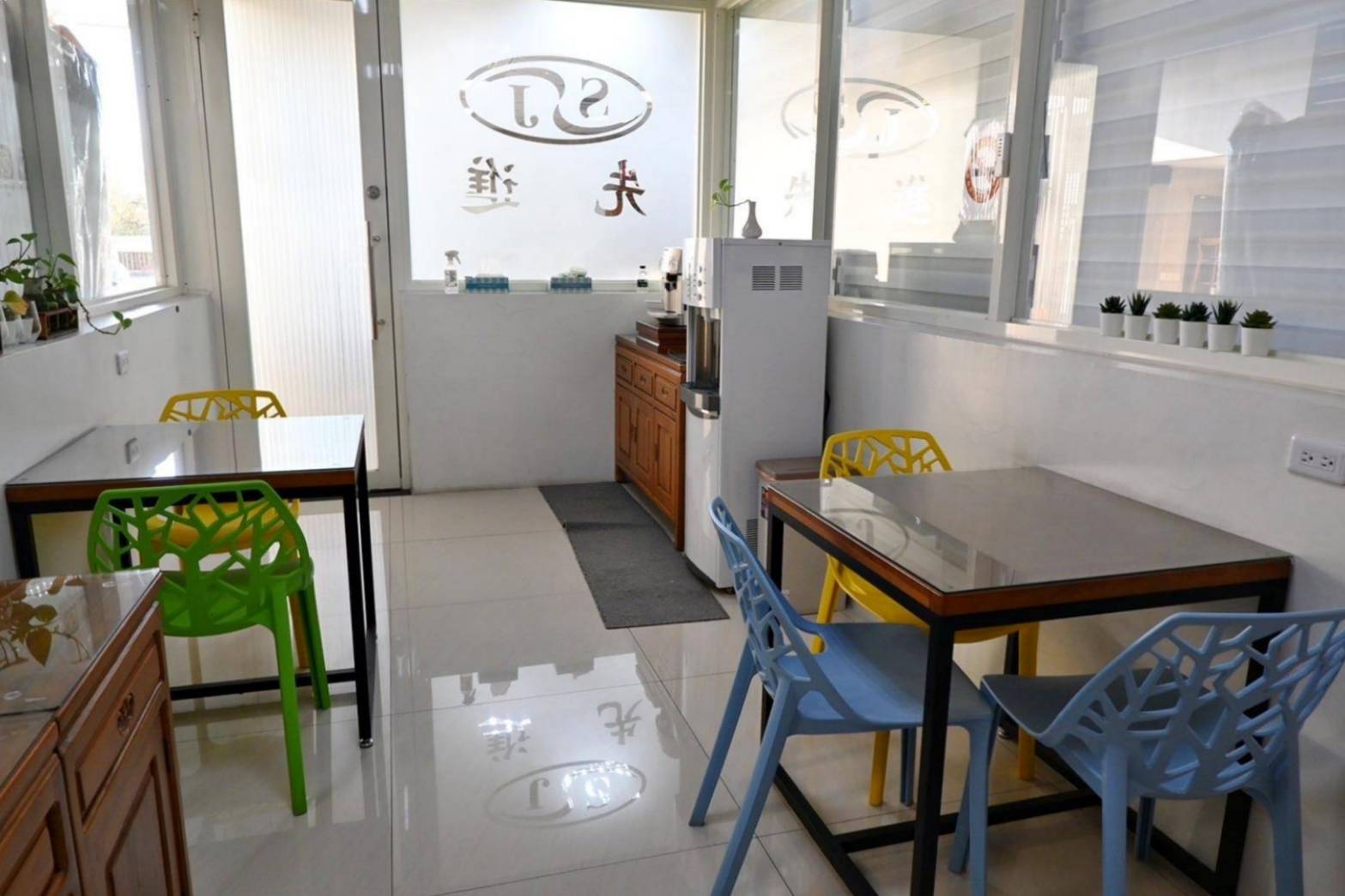 鹿港家具推薦｜彰化鹿港先進傢俱（iCAKU愛庫家居）｜彰化鹿港在地家具工廠，擁有3000坪賣場，家具寢具應有盡有，客製化滿足各種需求，輕鬆享有舒適質感居家生活！