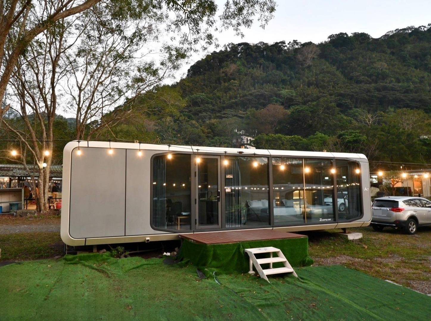 新竹縣尖石鄉露營推薦｜瀾音悠悠 Lanvillage｜夜宿尊爵太空艙，綠蔭扶疏風景宜人，適合各年齡層之懶人露營入住心得分享！