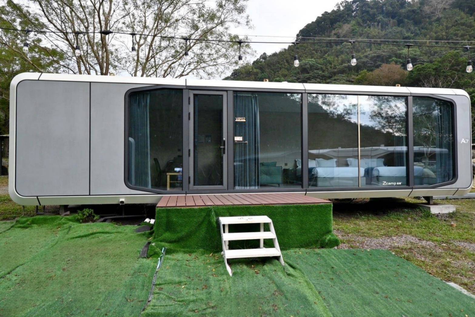 新竹縣尖石鄉露營推薦｜瀾音悠悠 Lanvillage｜夜宿尊爵太空艙，綠蔭扶疏風景宜人，適合各年齡層之懶人露營入住心得分享！