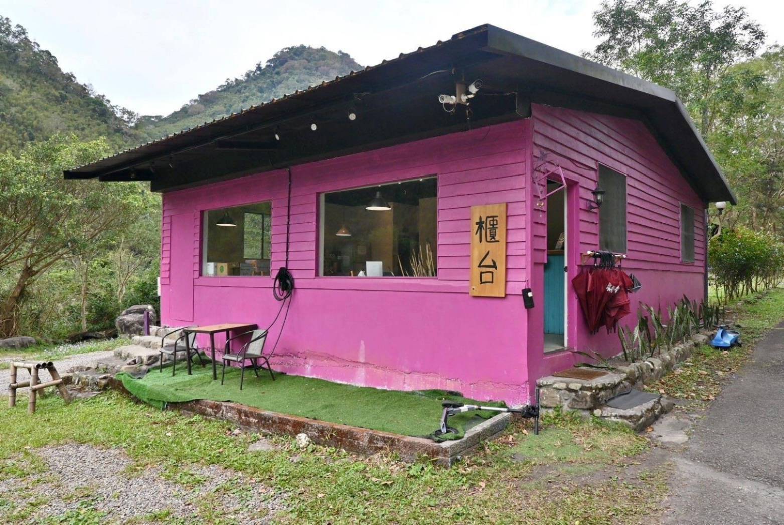 新竹縣尖石鄉露營推薦｜瀾音悠悠 Lanvillage｜夜宿尊爵太空艙，綠蔭扶疏風景宜人，適合各年齡層之懶人露營入住心得分享！