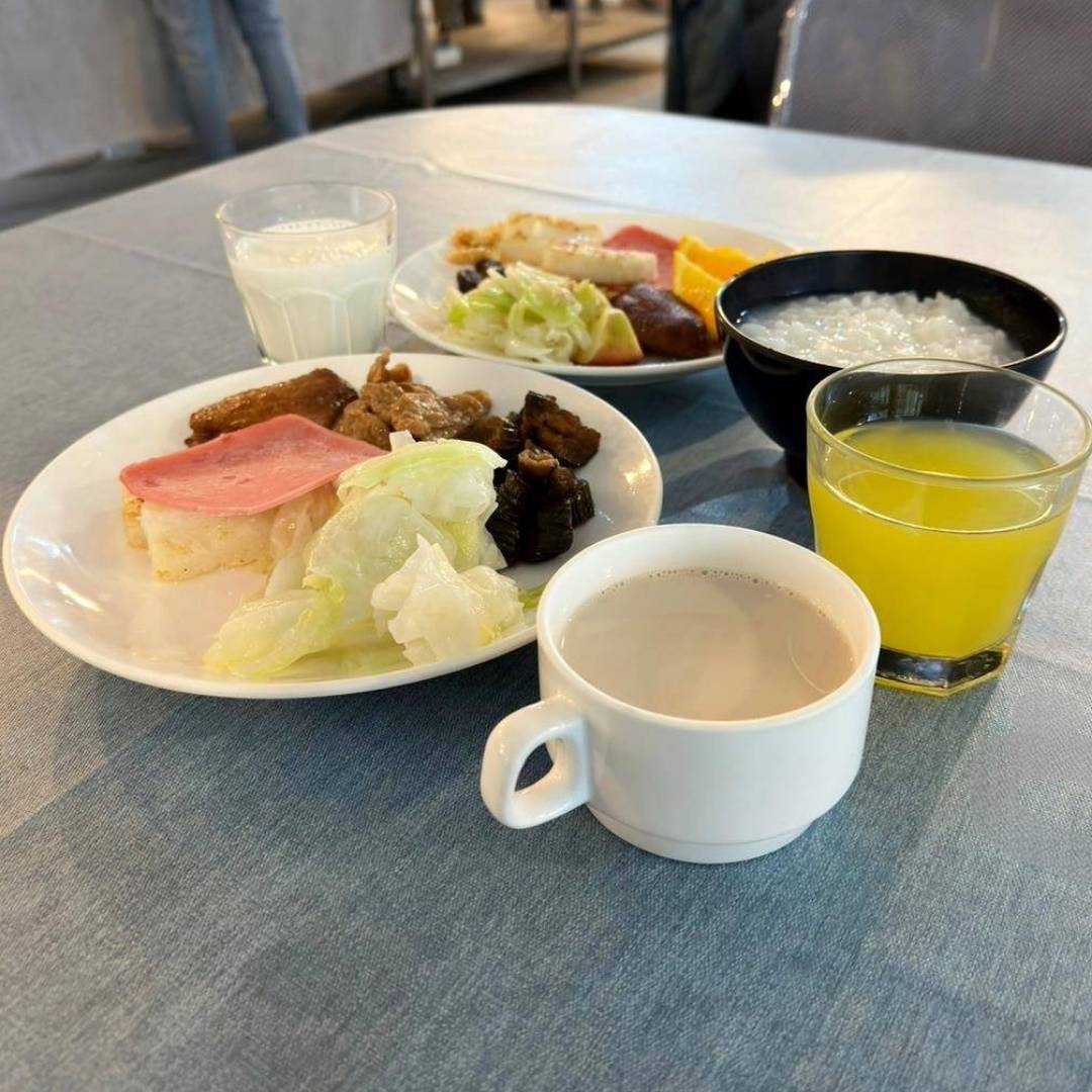 新竹縣尖石鄉露營推薦｜瀾音悠悠 Lanvillage｜夜宿尊爵太空艙，綠蔭扶疏風景宜人，適合各年齡層之懶人露營入住心得分享！