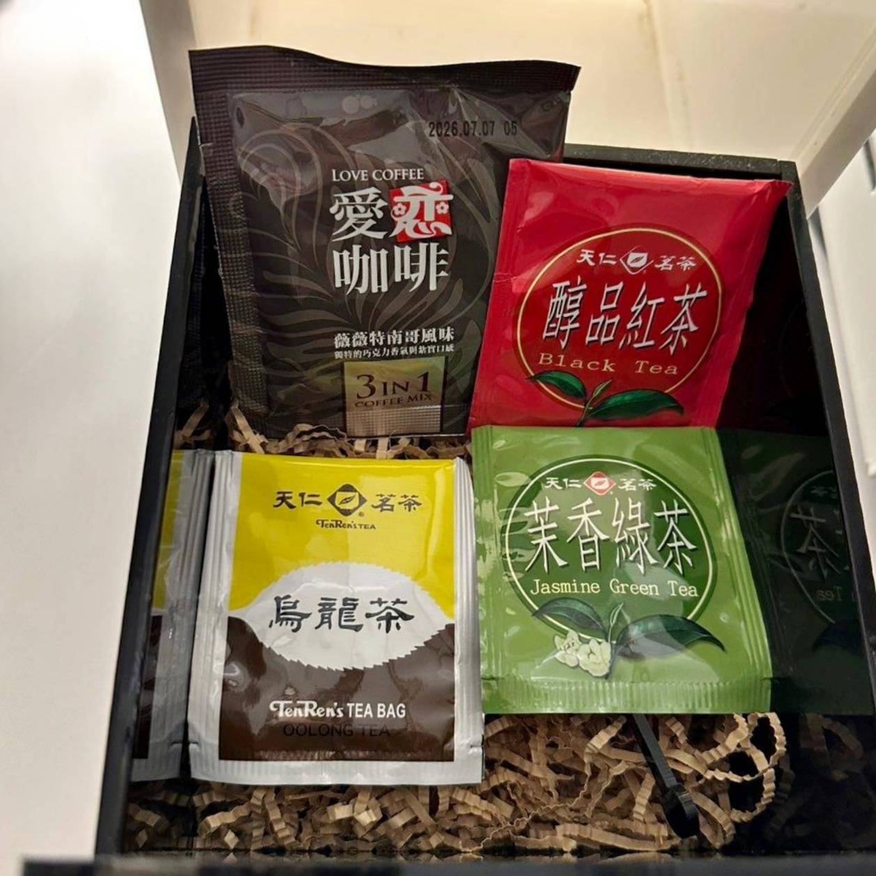 台中市西屯區住宿推薦｜Hotel 7福星旅店｜提供住宿客免費停車場，頂樓區域飽覽城市風貌，輕鬆步行即到逢甲夜市，吃喝玩樂生活機能便利之福星旅店入住心得分享！