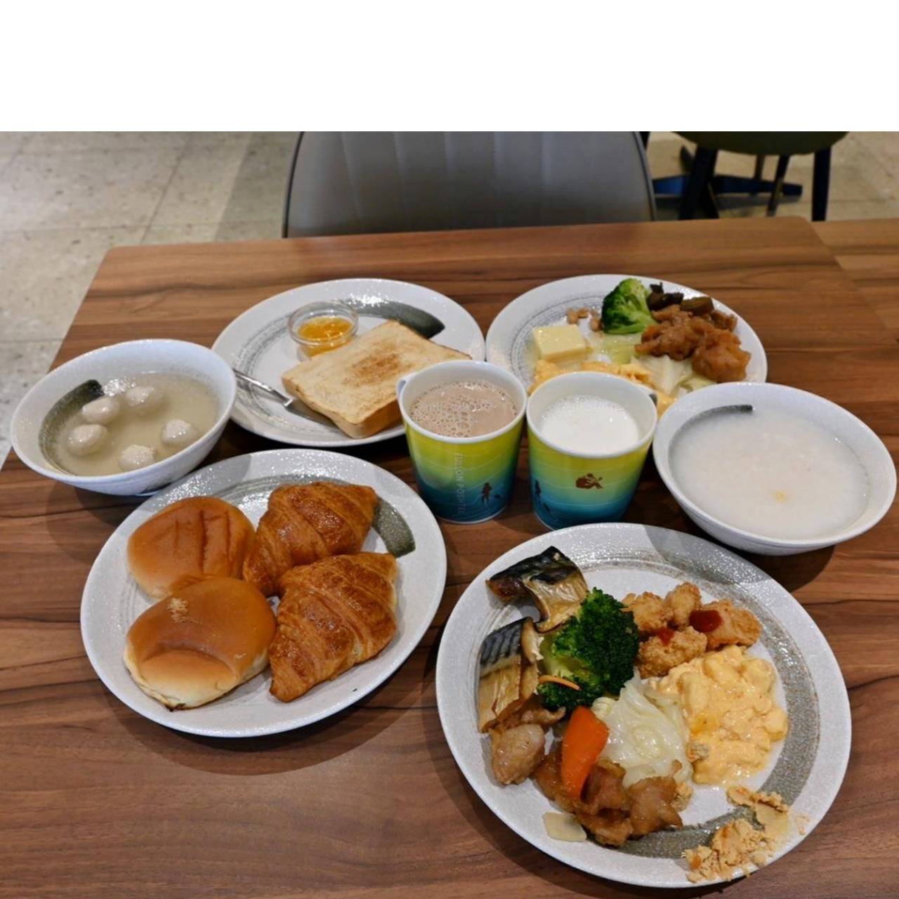 高雄市前金區住宿推薦｜福容徠旅高雄店｜福容大飯店創建的輕旅品牌，步行至高雄前金捷運站僅3分鐘，免費迎賓飲品點心及健身房之福容徠旅高雄店開箱分享！