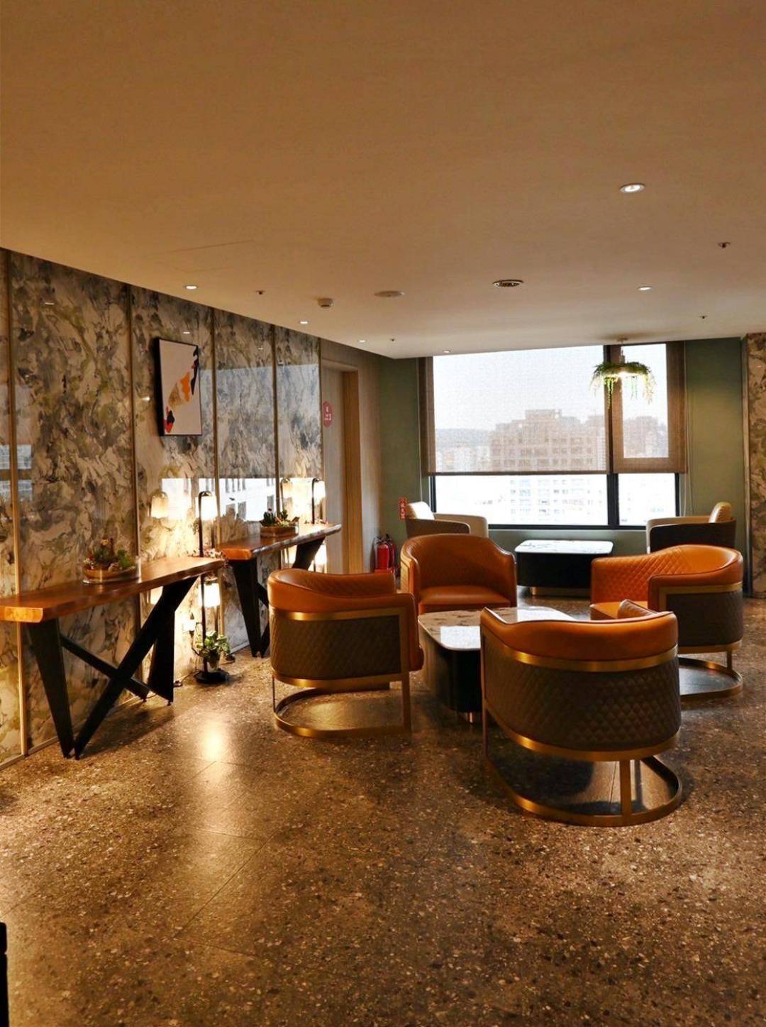 高雄市前金區住宿推薦｜福容徠旅高雄店｜福容大飯店創建的輕旅品牌，步行至高雄前金捷運站僅3分鐘，免費迎賓飲品點心及健身房之福容徠旅高雄店開箱分享！