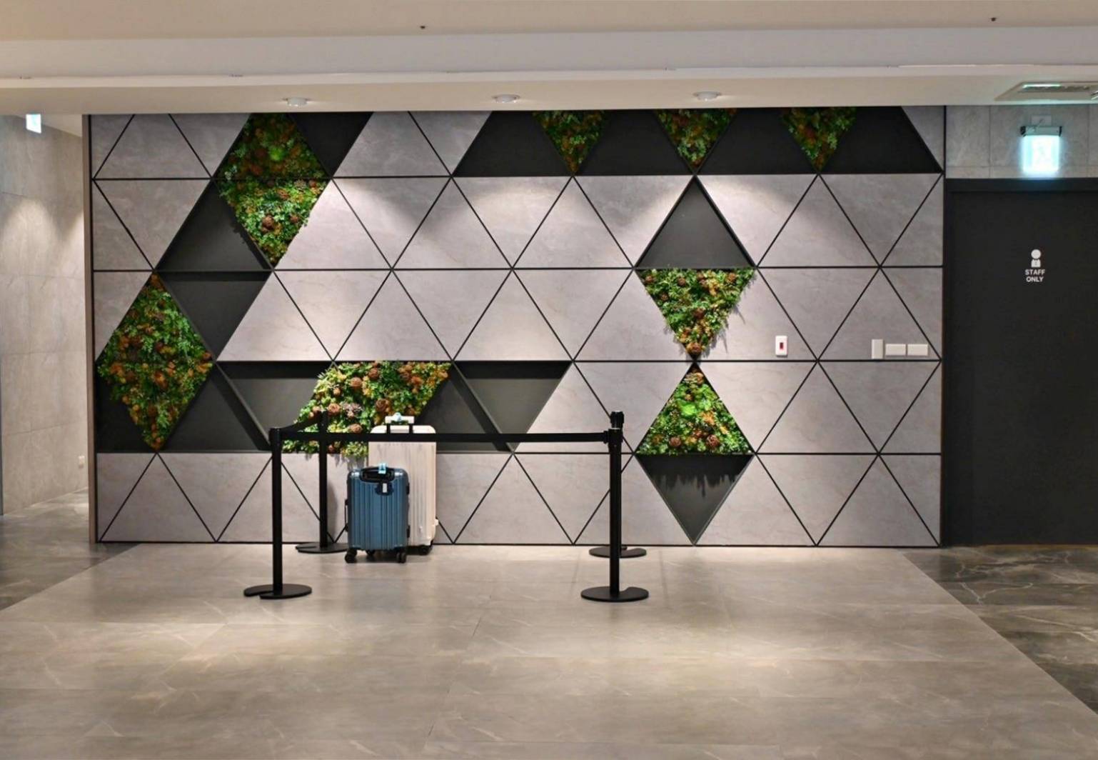 高雄市前金區住宿推薦｜福容徠旅高雄店｜福容大飯店創建的輕旅品牌，步行至高雄前金捷運站僅3分鐘，免費迎賓飲品點心及健身房之福容徠旅高雄店開箱分享！