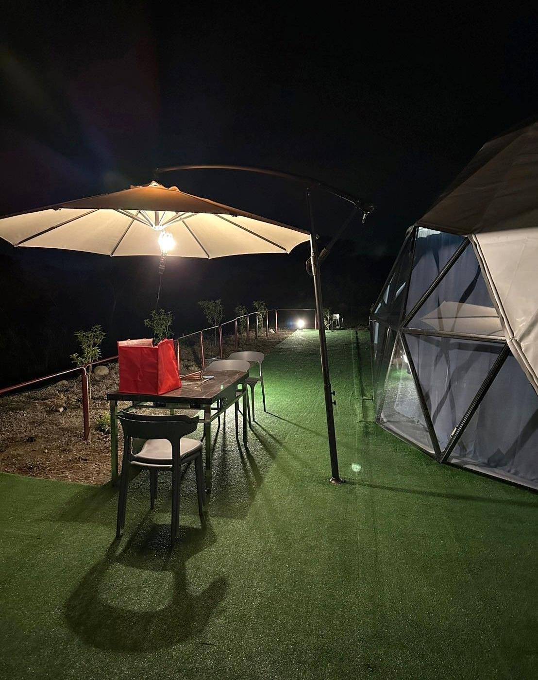 台南市玉井區露營推薦｜曉晴星空露營地玉井營區｜夜宿潔白浪漫的星空帳，交通最方便懶人豪華露營，適合各年齡層之懶人露營入住心得分享！