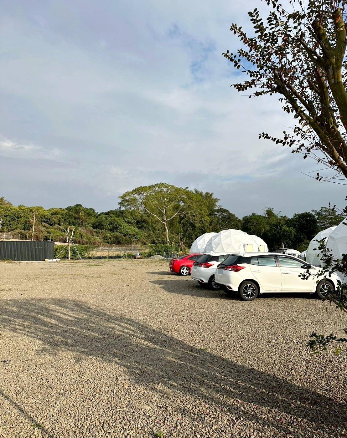 台南市玉井區露營推薦｜曉晴星空露營地玉井營區｜夜宿潔白浪漫的星空帳，交通最方便懶人豪華露營，適合各年齡層之懶人露營入住心得分享！