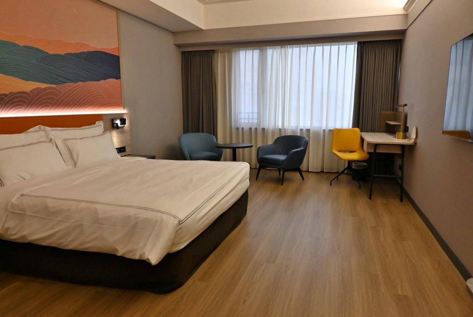 桃園市中壢區住宿推薦｜福容徠旅中壢店｜福容大飯店創建的輕旅品牌，步行至中壢車站僅4分鐘，地理位置絕佳，免費迎賓飲品點心及健身房之福容徠旅中壢店開箱分享！