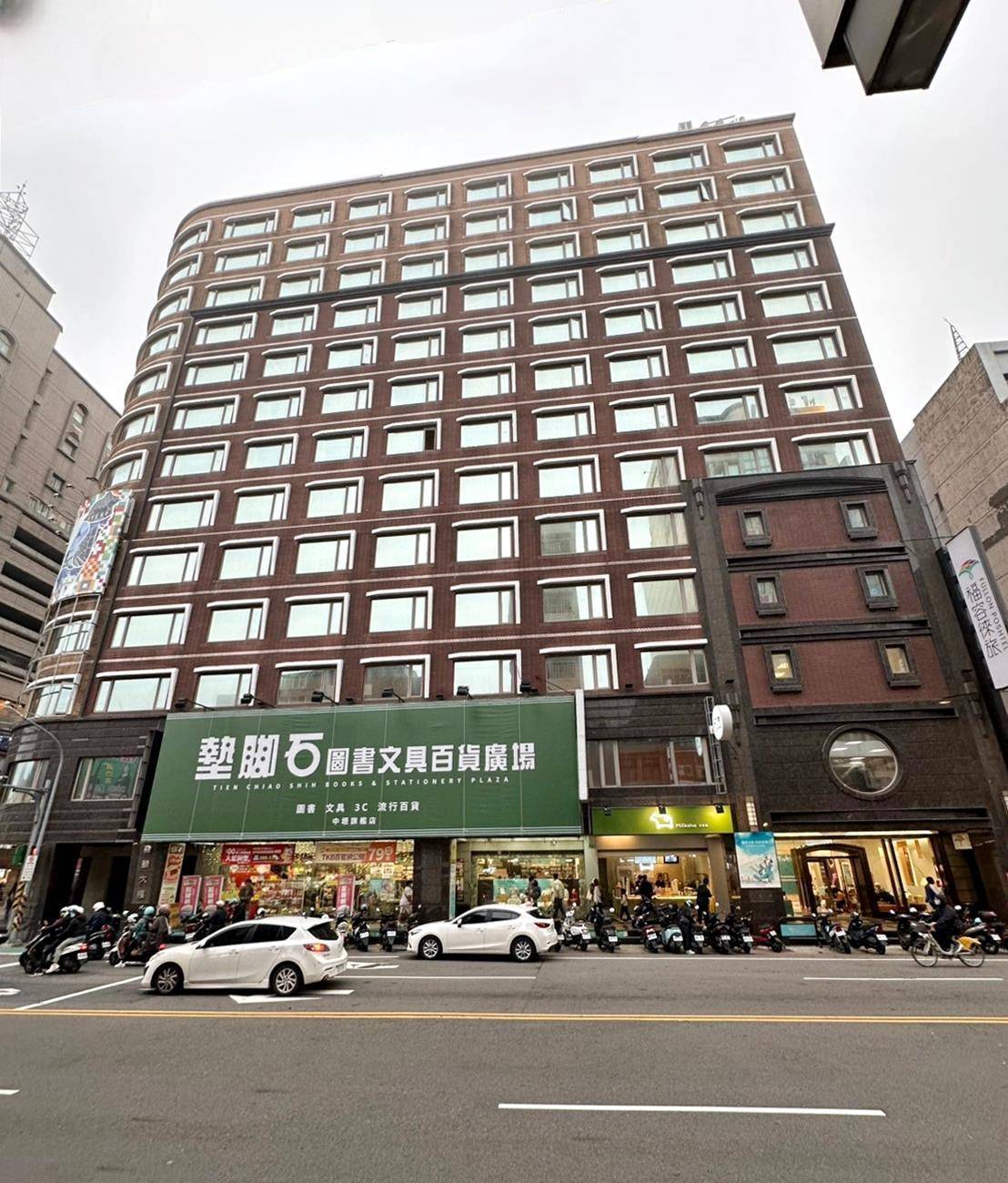 桃園市中壢區住宿推薦｜福容徠旅中壢店｜福容大飯店創建的輕旅品牌，步行至中壢車站僅4分鐘，地理位置絕佳，免費迎賓飲品點心及健身房之福容徠旅中壢店開箱分享！