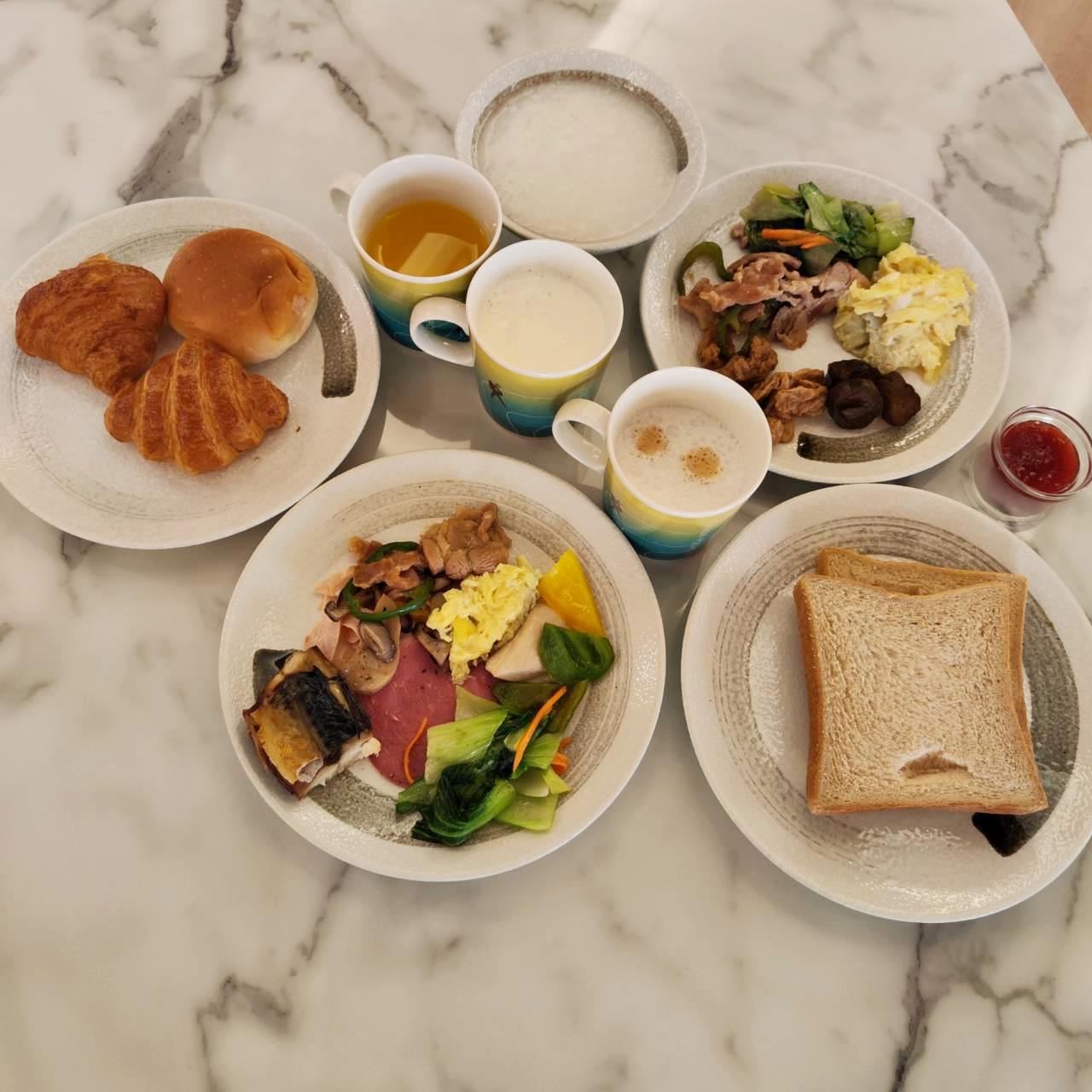 桃園市中壢區住宿推薦｜福容徠旅中壢店｜福容大飯店創建的輕旅品牌，步行至中壢車站僅4分鐘，地理位置絕佳，免費迎賓飲品點心及健身房之福容徠旅中壢店開箱分享！