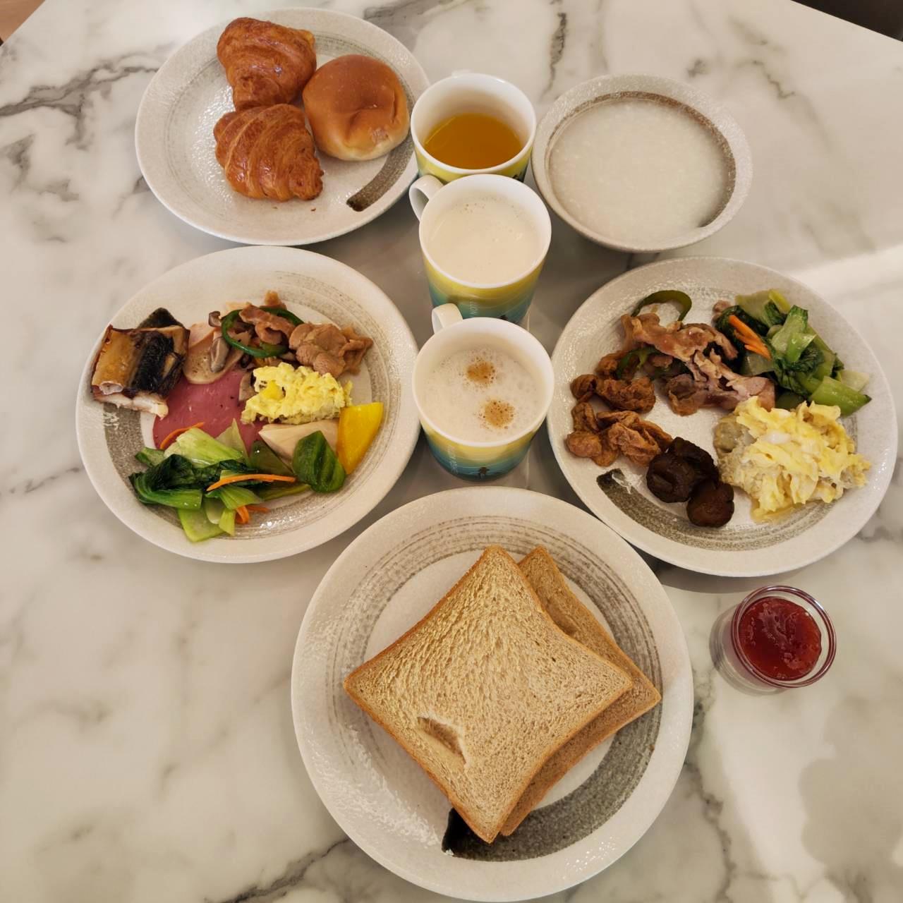 桃園市中壢區住宿推薦｜福容徠旅中壢店｜福容大飯店創建的輕旅品牌，步行至中壢車站僅4分鐘，地理位置絕佳，免費迎賓飲品點心及健身房之福容徠旅中壢店開箱分享！