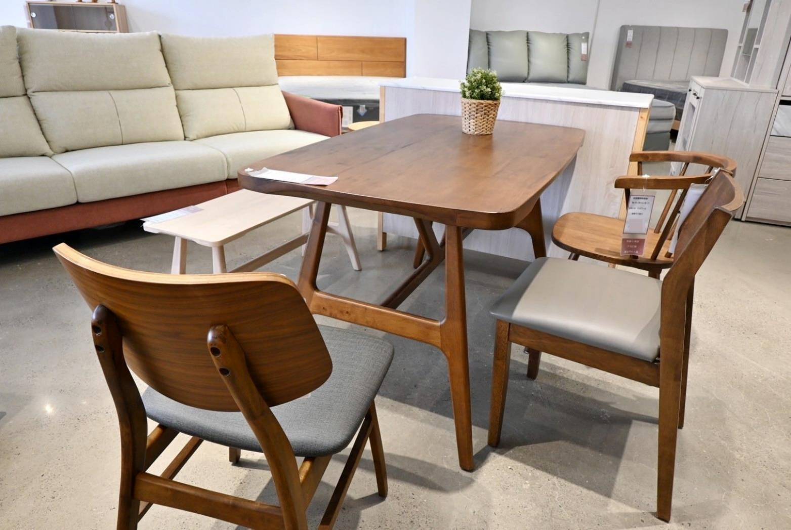 苗栗家具推薦|億家具批發倉庫苗栗店|台灣製造平價精品家具,工廠直營客製化沙發,人人可享批發價,創造舒適品味居家環境! - 第74張圖 苗栗家具推薦|億家具批發倉庫苗栗店|台灣製造平價精品家具,工廠直營客製化沙發,人人可享批發價,創造舒適品味居家環境!