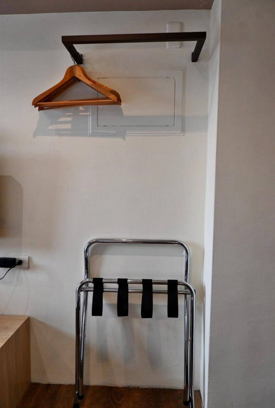 台中西屯區住宿推薦｜達斯旅店Dazz inn｜二訪入住四人房，提供住宿客免費停車場，獨樹一幟童繪主題多種客房，逢甲夜市商圈近在咫尺，吃喝玩樂生活機能方便之達斯旅店入住心得分享！