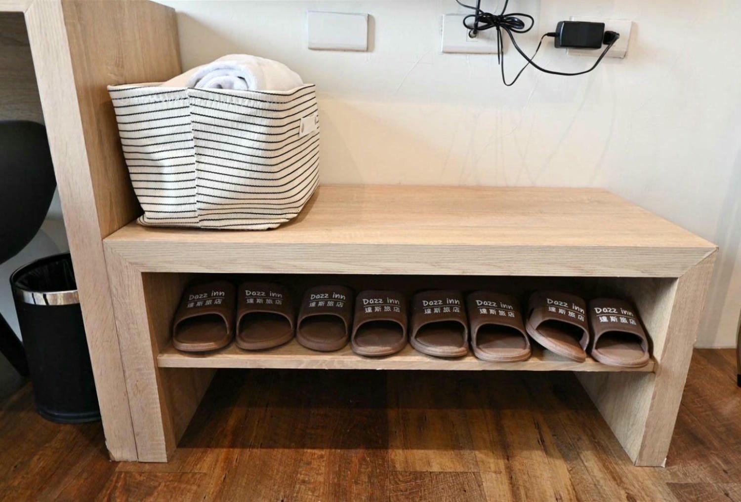 台中西屯區住宿推薦｜達斯旅店Dazz inn｜二訪入住四人房，提供住宿客免費停車場，獨樹一幟童繪主題多種客房，逢甲夜市商圈近在咫尺，吃喝玩樂生活機能方便之達斯旅店入住心得分享！