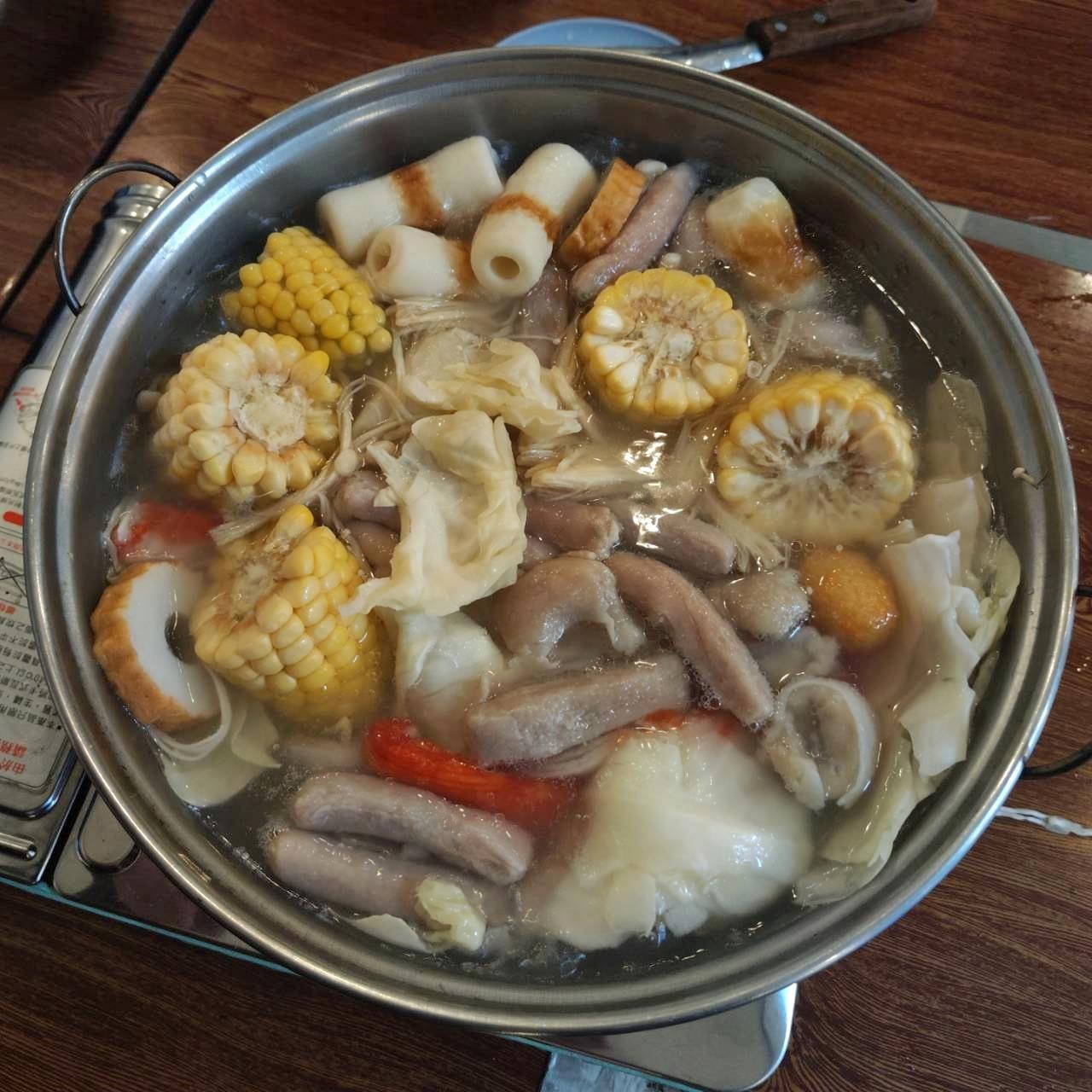 新竹縣尖石鄉露營推薦｜星空漫漫Starry Sky｜夜宿輕帳篷，林木蒼蒼花草扶疏，適合各年齡層之懶人露營入住心得分享！