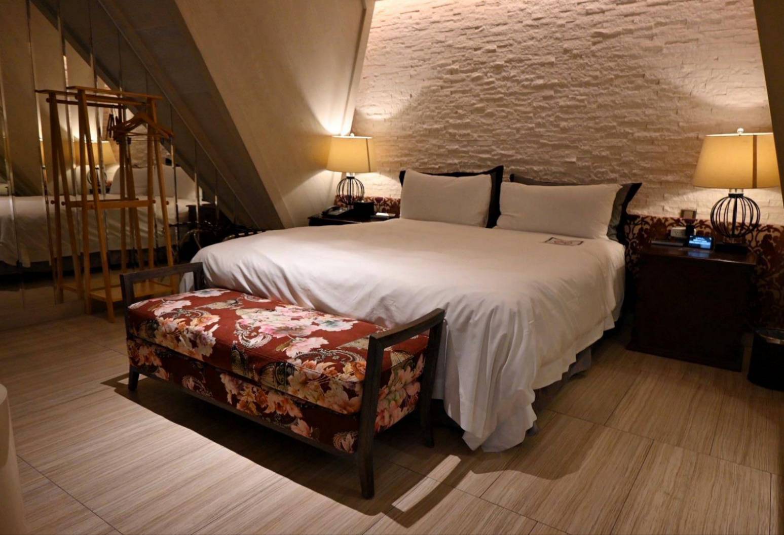 台中市南屯區住宿推薦｜台中芭蕾城堡酒店｜人與自然和諧共生的空間設計，踏入房間處處藏著驚喜，一泊一食，沉浸於靜謐自在氛圍中，芭蕾城堡酒店開箱分享！