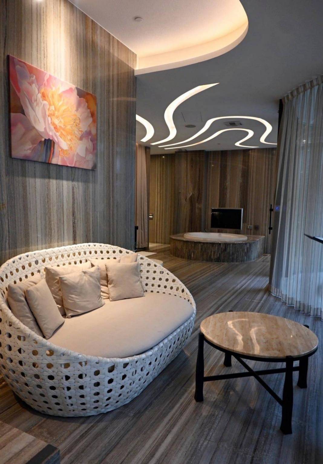 台中市南屯區住宿推薦｜台中芭蕾城堡酒店｜人與自然和諧共生的空間設計，踏入房間處處藏著驚喜，一泊一食，沉浸於靜謐自在氛圍中，芭蕾城堡酒店開箱分享！