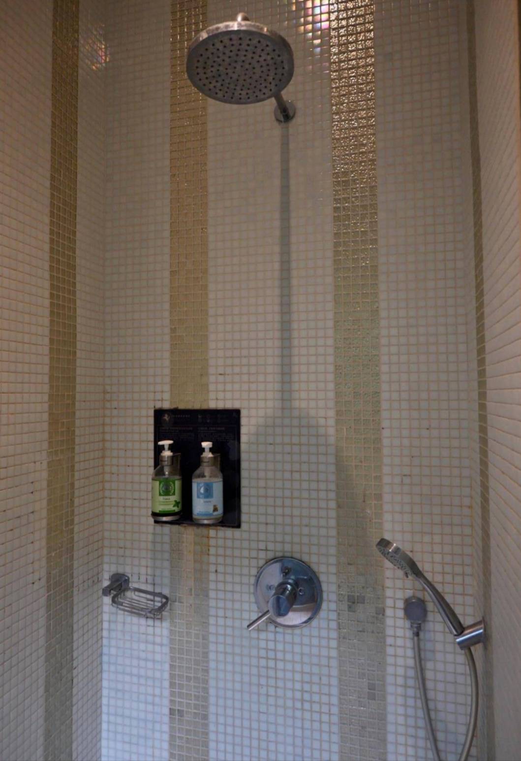 台中市南屯區住宿推薦｜台中芭蕾城堡酒店｜人與自然和諧共生的空間設計，踏入房間處處藏著驚喜，一泊一食，沉浸於靜謐自在氛圍中，芭蕾城堡酒店開箱分享！