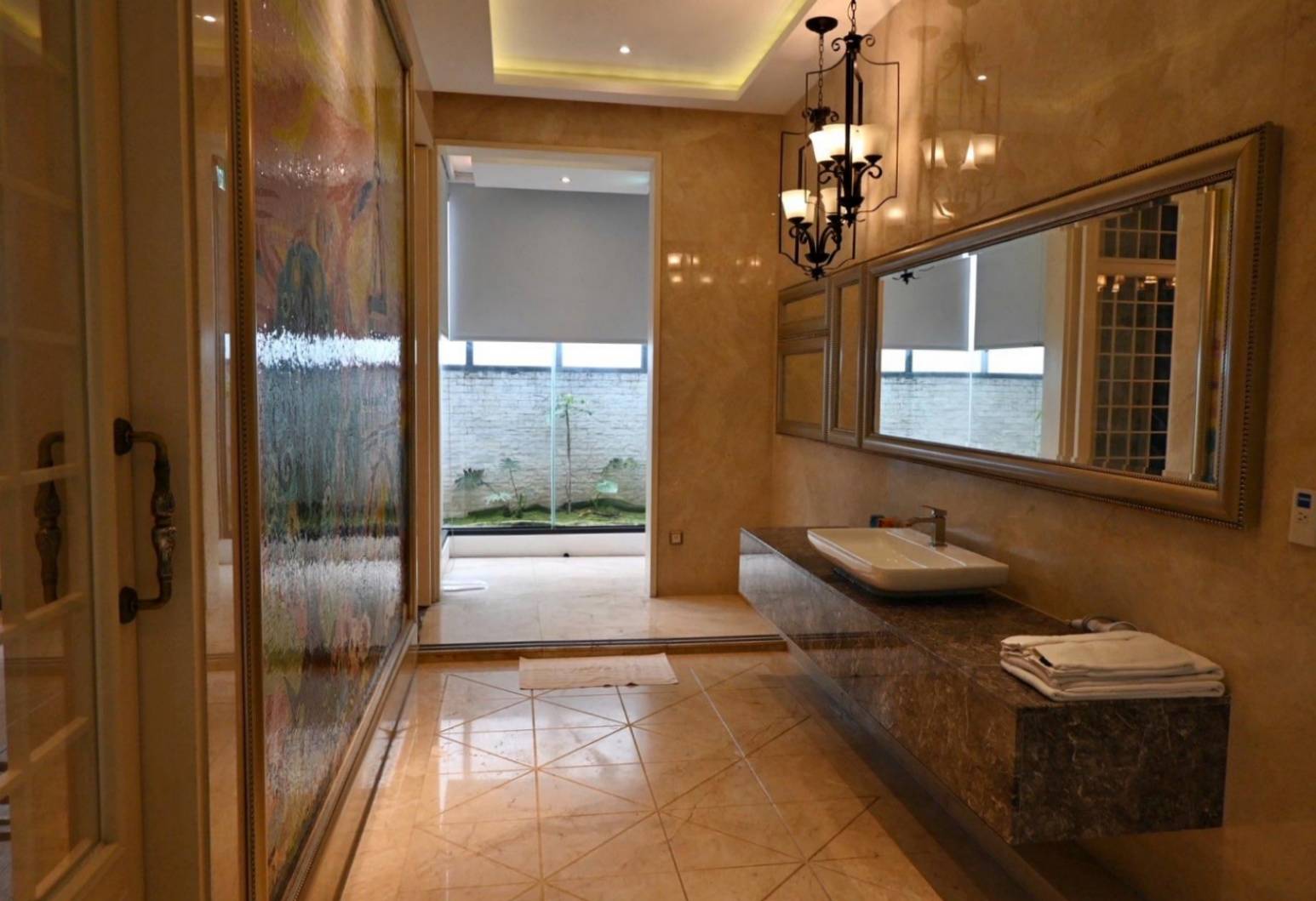 台中市南屯區住宿推薦｜台中芭蕾城堡酒店｜人與自然和諧共生的空間設計，踏入房間處處藏著驚喜，一泊一食，沉浸於靜謐自在氛圍中，芭蕾城堡酒店開箱分享！