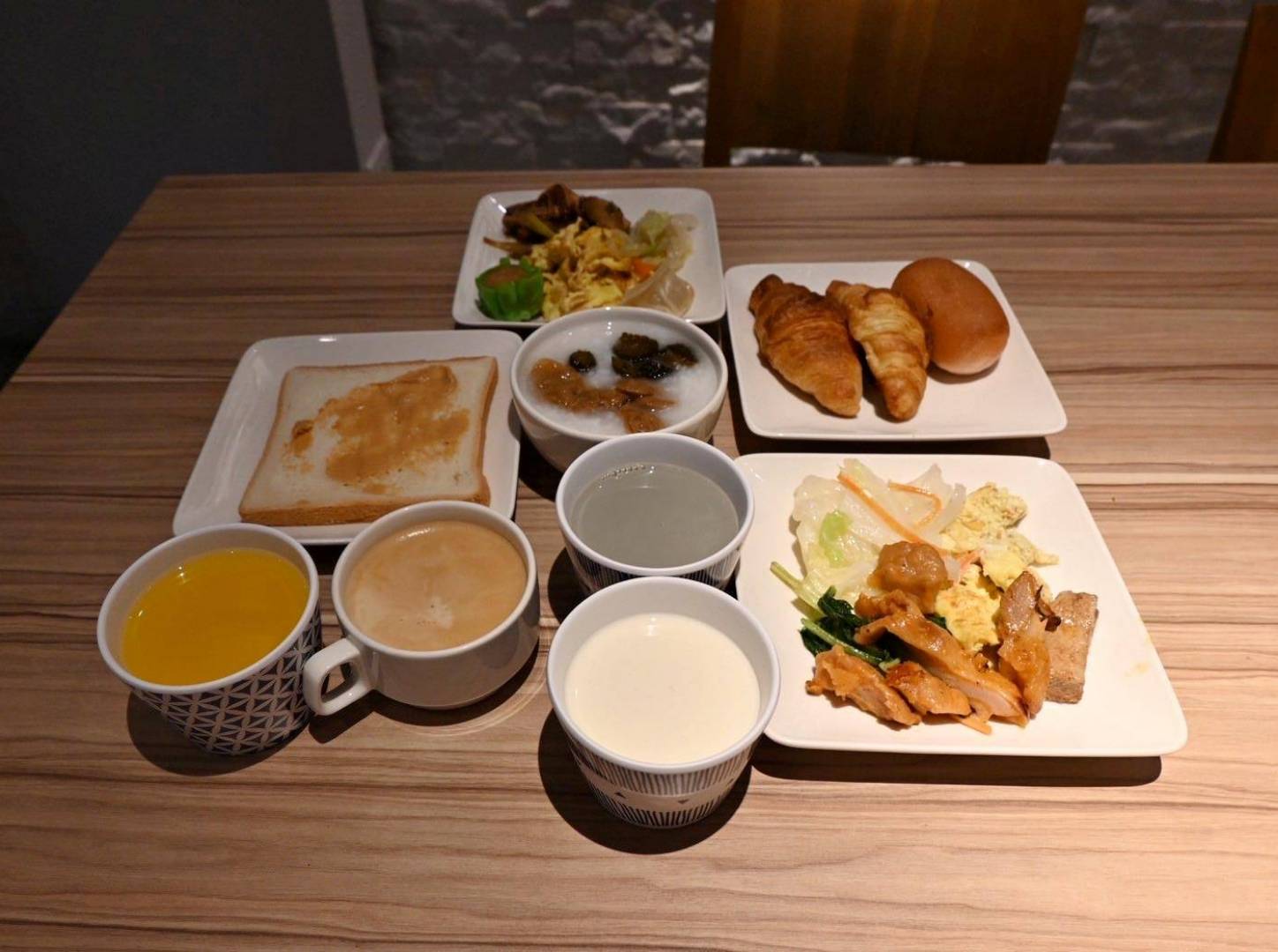 台中市南屯區住宿推薦｜台中芭蕾城堡酒店｜人與自然和諧共生的空間設計，踏入房間處處藏著驚喜，一泊一食，沉浸於靜謐自在氛圍中，芭蕾城堡酒店開箱分享！