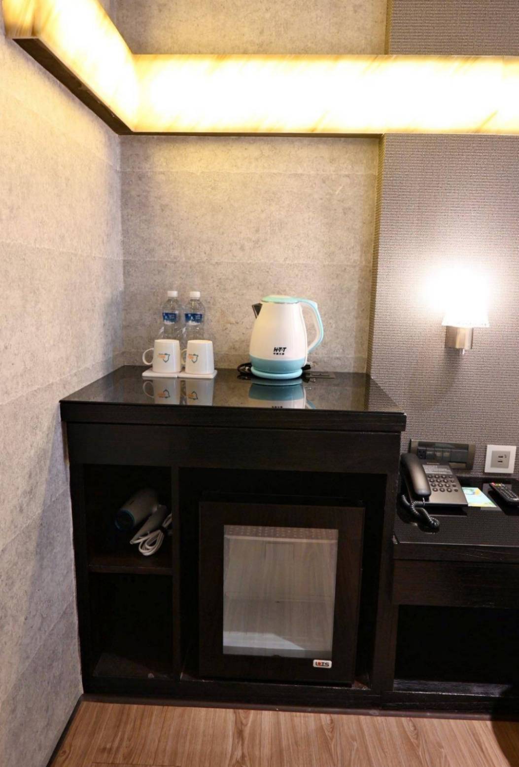 台中西屯區住宿推薦｜叮噹旅舍Hotel Bell｜輕鬆步行即可到逢甲夜市商圈，生活機能無懈可擊，吃喝玩樂應有盡有之叮噹旅舍入住心得分享！