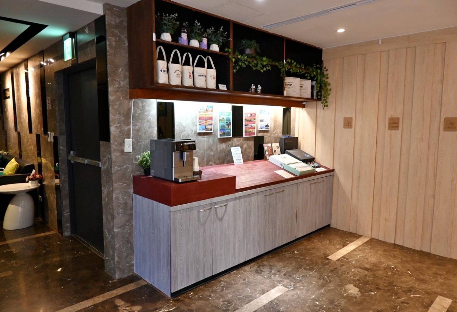 台中西屯區住宿推薦｜叮噹旅舍Hotel Bell｜輕鬆步行即可到逢甲夜市商圈，生活機能無懈可擊，吃喝玩樂應有盡有之叮噹旅舍入住心得分享！