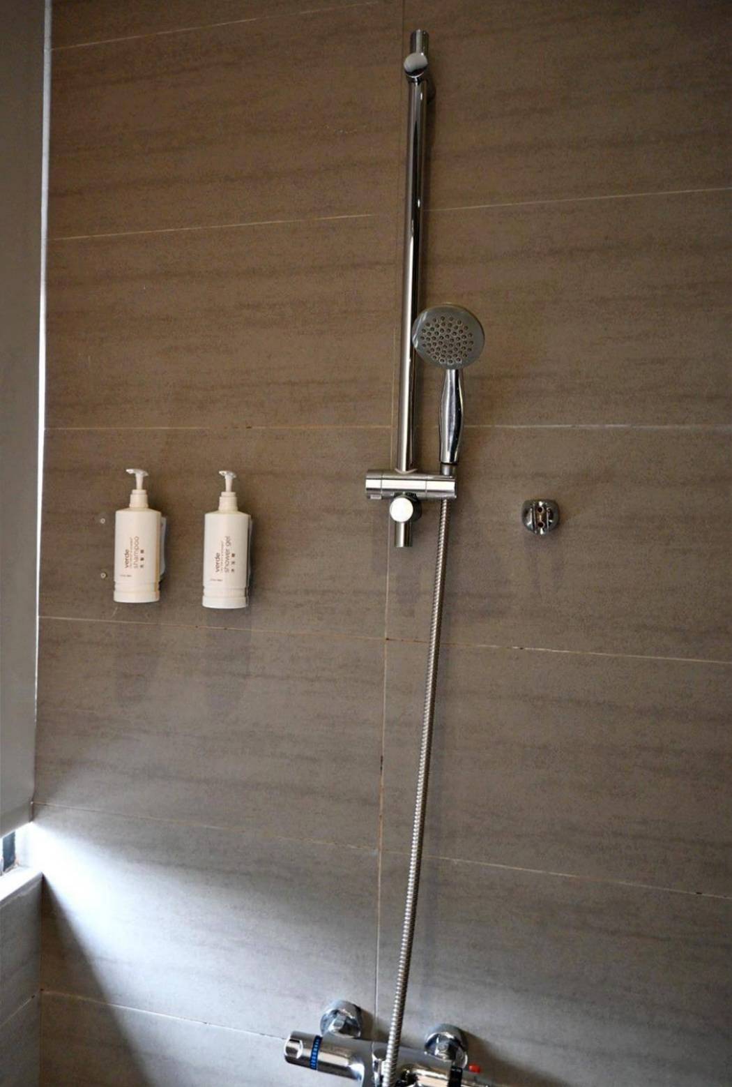 台中西屯區住宿推薦｜叮噹旅舍Hotel Bell｜輕鬆步行即可到逢甲夜市商圈，生活機能無懈可擊，吃喝玩樂應有盡有之叮噹旅舍入住心得分享！