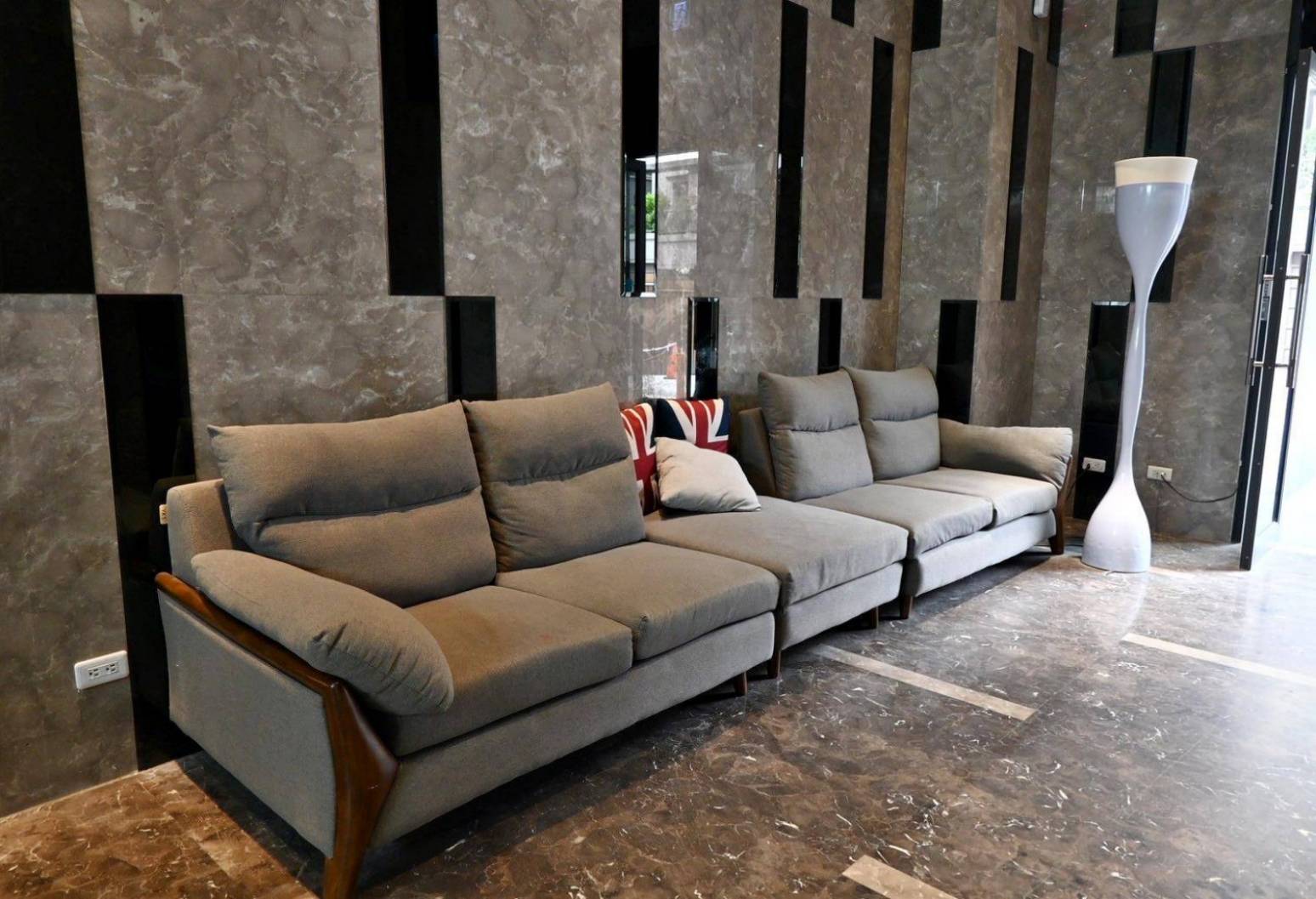 台中西屯區住宿推薦｜叮噹旅舍Hotel Bell｜輕鬆步行即可到逢甲夜市商圈，生活機能無懈可擊，吃喝玩樂應有盡有之叮噹旅舍入住心得分享！