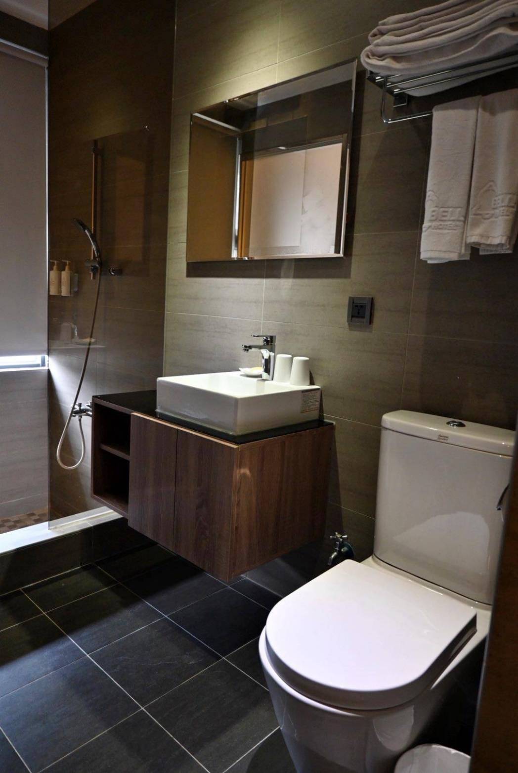 台中西屯區住宿推薦｜叮噹旅舍Hotel Bell｜輕鬆步行即可到逢甲夜市商圈，生活機能無懈可擊，吃喝玩樂應有盡有之叮噹旅舍入住心得分享！