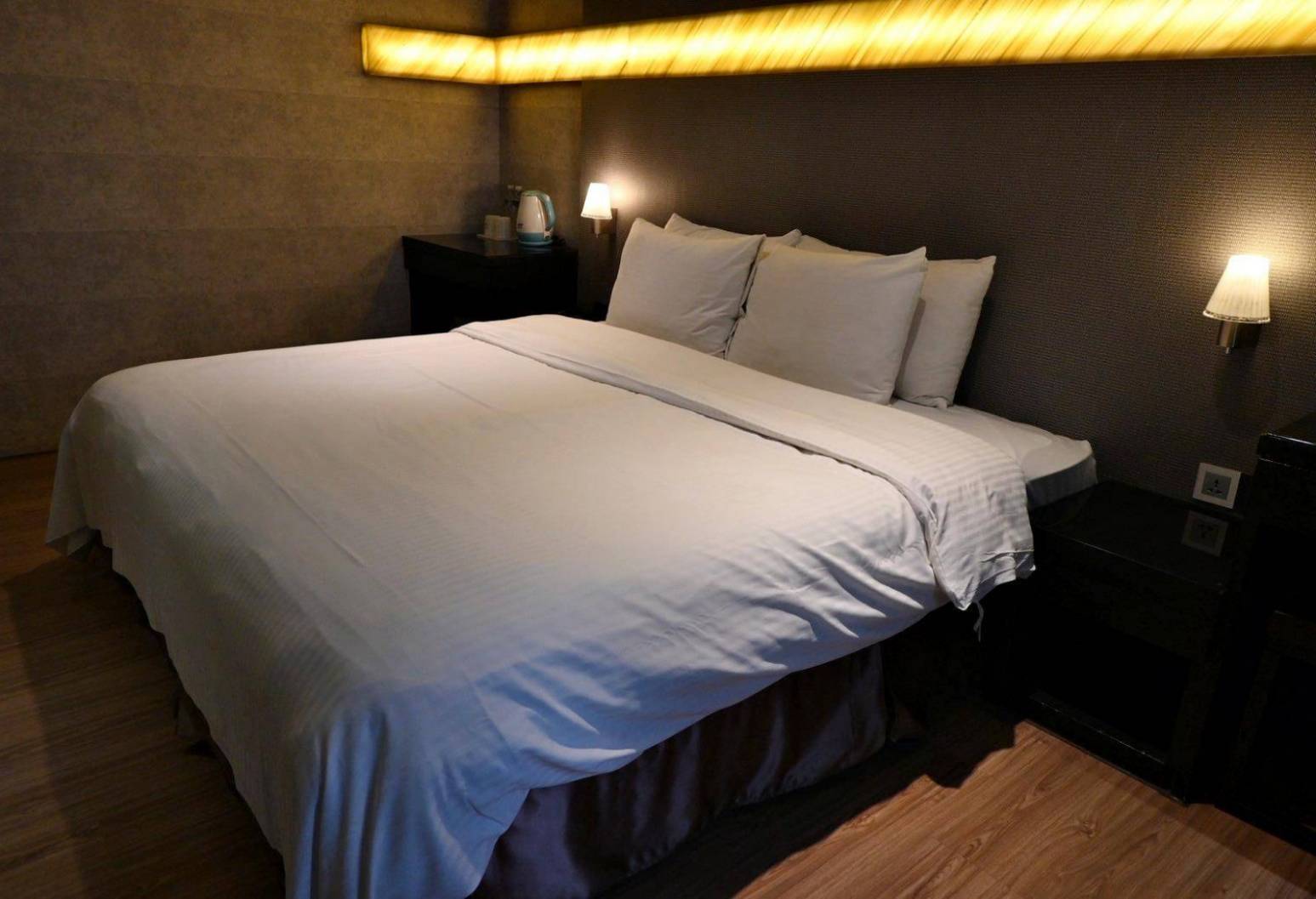 台中西屯區住宿推薦｜叮噹旅舍Hotel Bell｜輕鬆步行即可到逢甲夜市商圈，生活機能無懈可擊，吃喝玩樂應有盡有之叮噹旅舍入住心得分享！