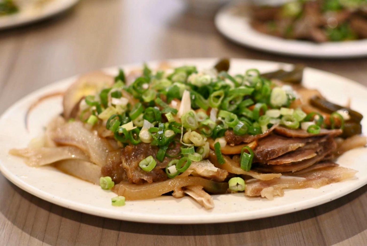 台南美食推薦｜竹滬麵店（小東路無名麵店）｜經典麻醬麵與滷味，高CP值平價料理、湯品麵食與滷味組合之美食饗宴！