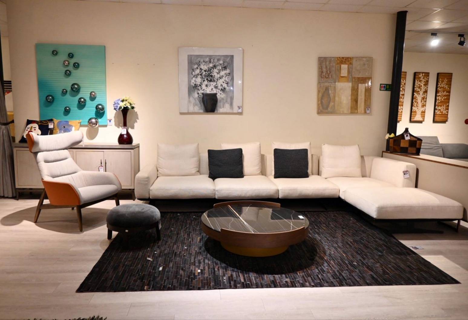 台中家具推薦｜拾光空間 | Timespace 家居概念館：自營沙發工廠、木工廠、噴漆場，廠店合一全方位服務，客製化家具一站購足，輕鬆打造舒適迷人生活空間質感！