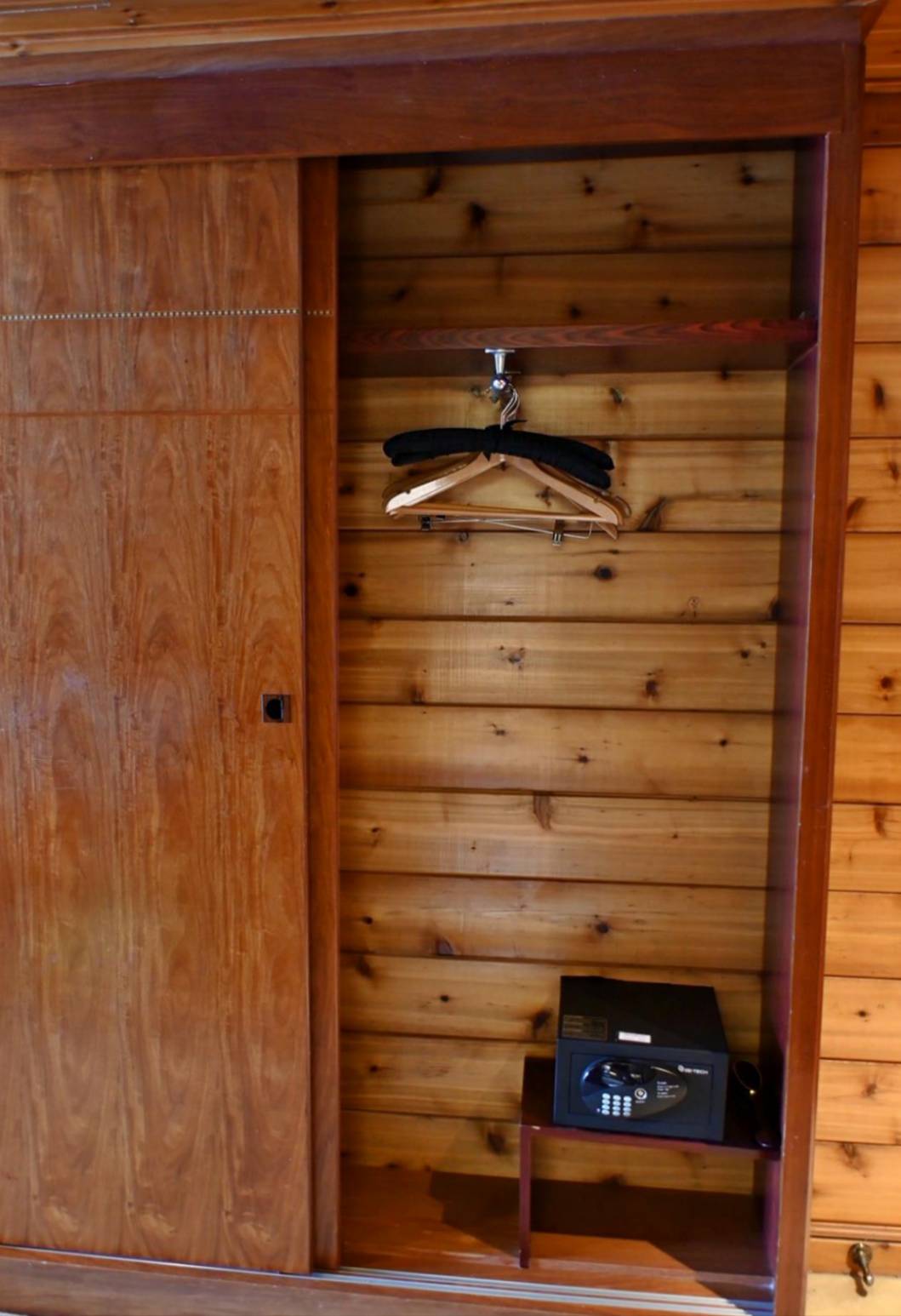 南投縣魚池鄉日月潭住宿推薦｜力麗儷山林會館日月潭館｜一覽日月潭絕美湖景，媲美星級料理與魚藻餐廳特色美食之儷山林會館日月潭館開箱分享！