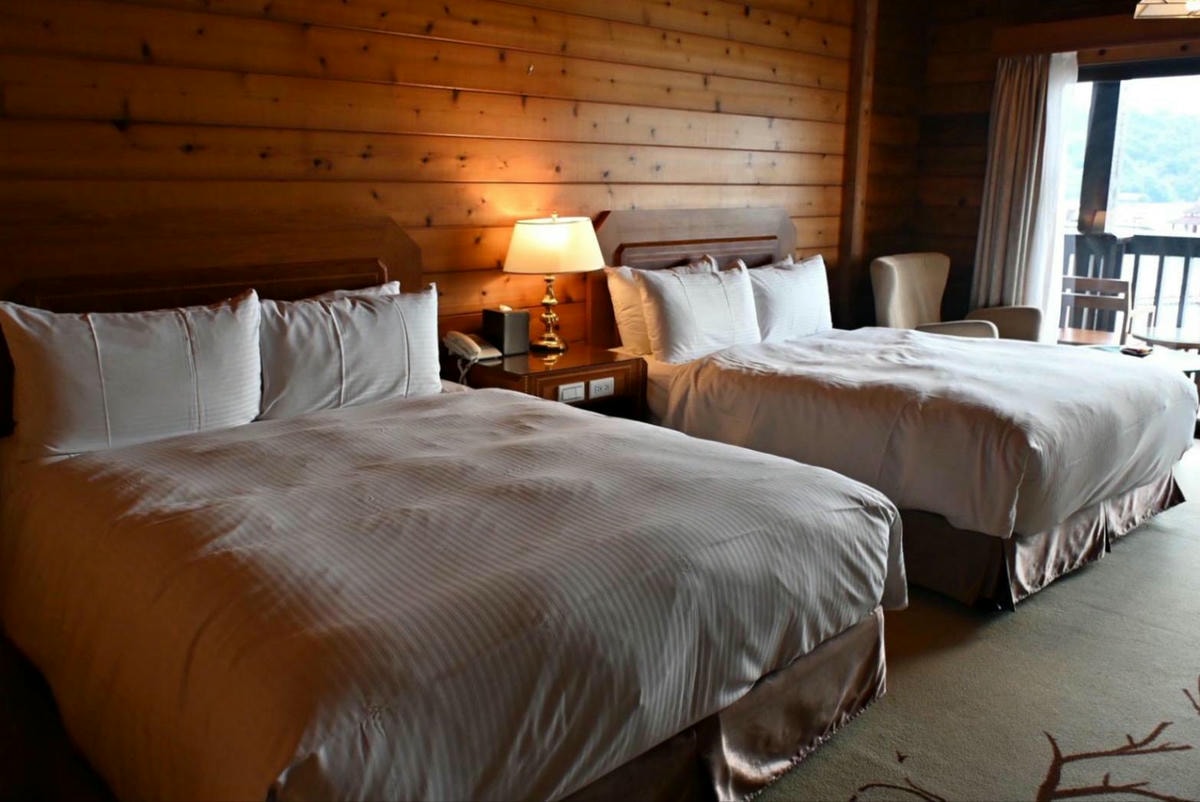 南投縣魚池鄉日月潭住宿推薦｜力麗儷山林會館日月潭館｜一覽日月潭絕美湖景，媲美星級料理與魚藻餐廳特色美食之儷山林會館日月潭館開箱分享！