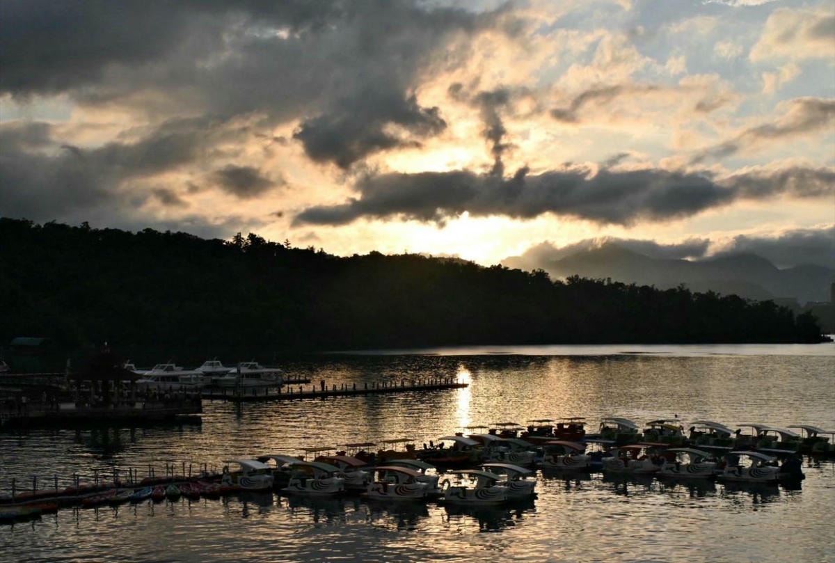 南投縣魚池鄉日月潭住宿推薦｜力麗儷山林會館日月潭館｜一覽日月潭絕美湖景，媲美星級料理與魚藻餐廳特色美食之儷山林會館日月潭館開箱分享！