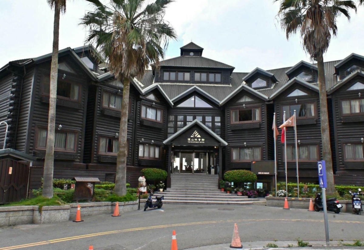 南投縣魚池鄉日月潭住宿推薦｜力麗儷山林會館日月潭館｜一覽日月潭絕美湖景，媲美星級料理與魚藻餐廳特色美食之儷山林會館日月潭館開箱分享！