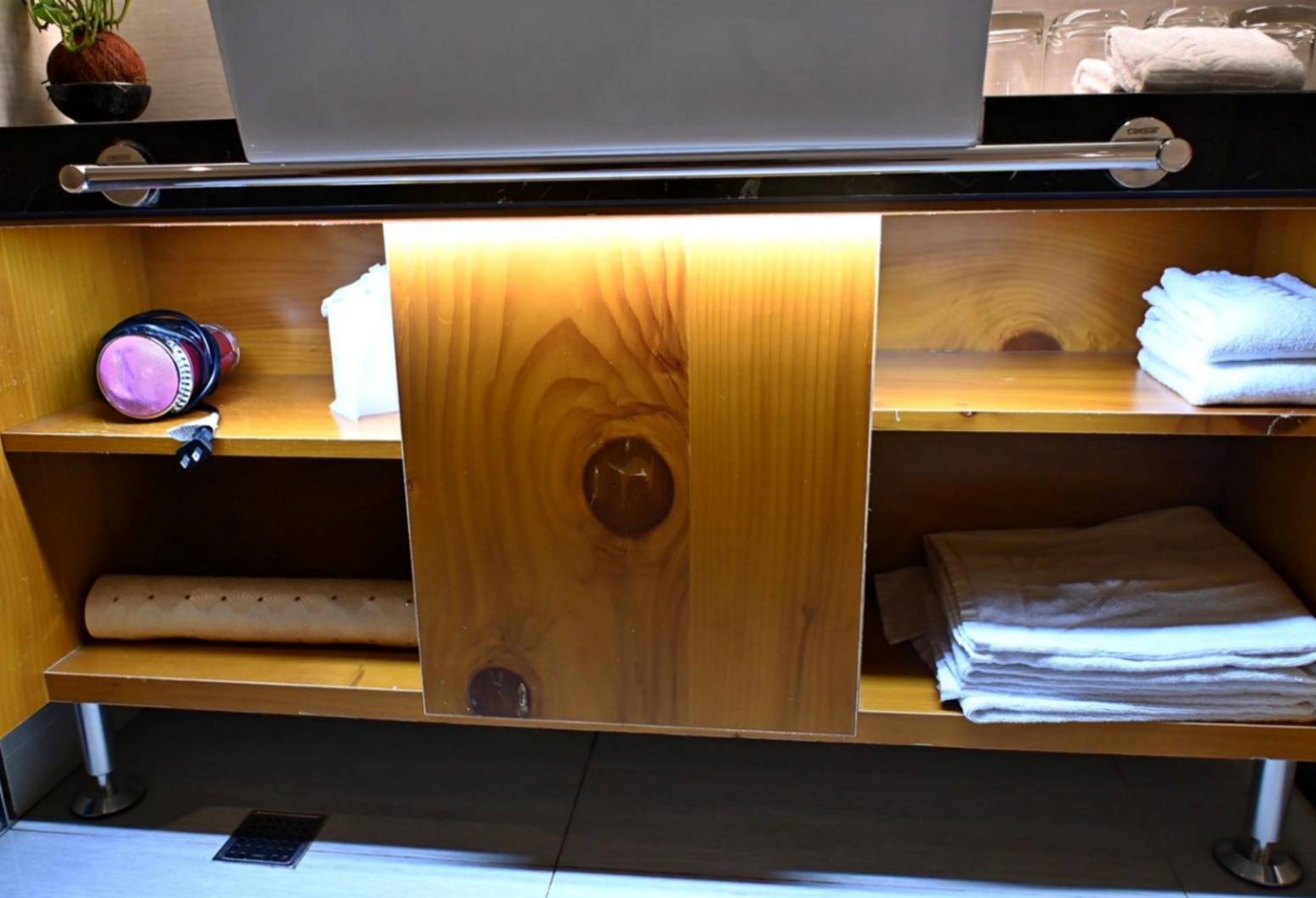 南投縣魚池鄉日月潭住宿推薦｜力麗儷山林會館日月潭館｜一覽日月潭絕美湖景，媲美星級料理與魚藻餐廳特色美食之儷山林會館日月潭館開箱分享！