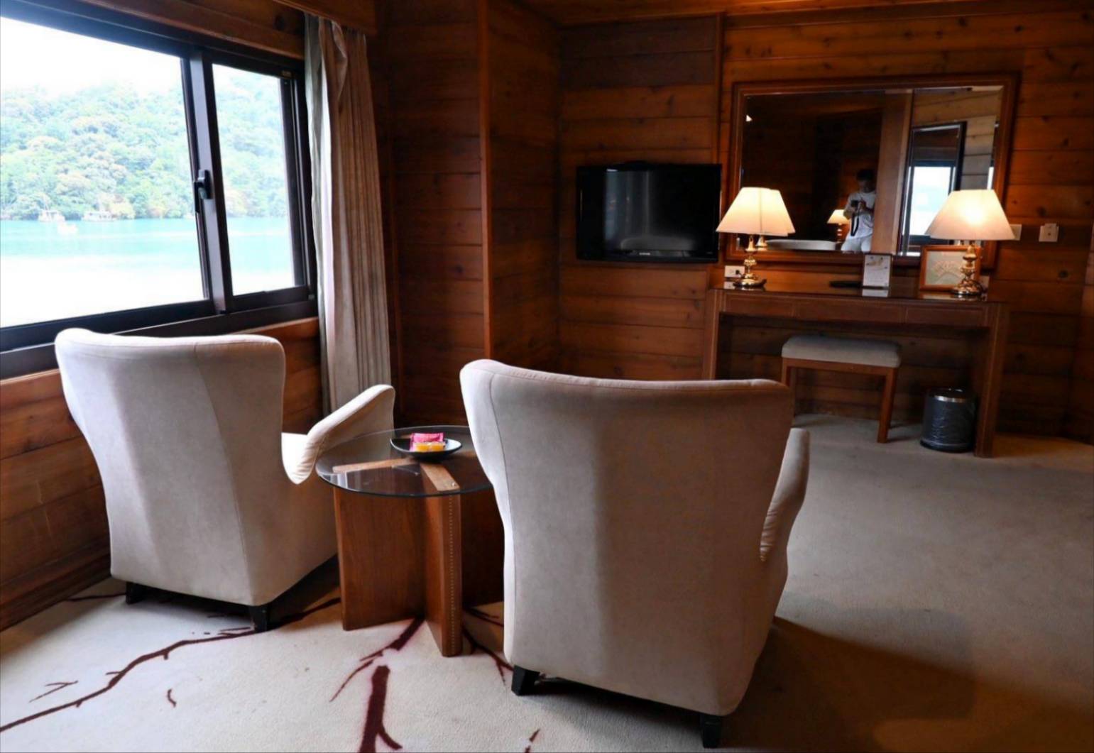 南投縣魚池鄉日月潭住宿推薦｜力麗儷山林會館日月潭館｜一覽日月潭絕美湖景，媲美星級料理與魚藻餐廳特色美食之儷山林會館日月潭館開箱分享！