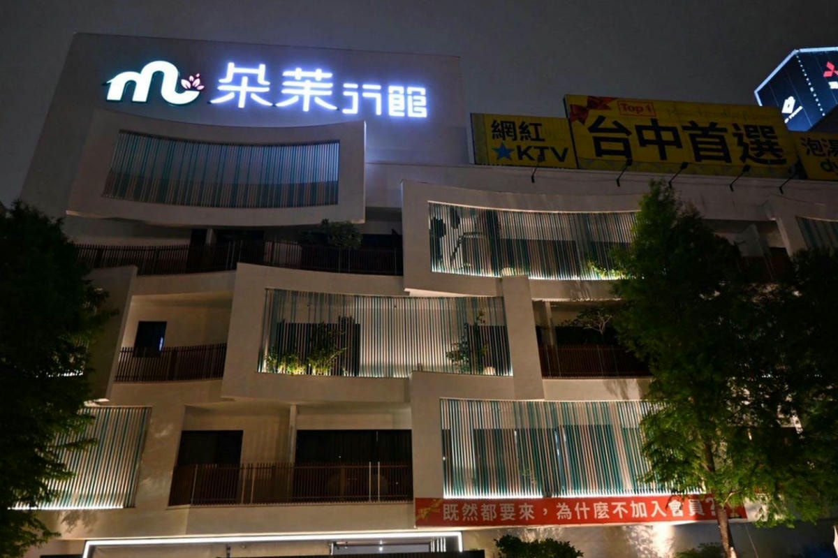 台中市西屯區住宿推薦｜朵茉行館DoMo Hotel｜台中豪宅式藝術酒店，一泊一食，提供賓至如歸的舒適體驗之朵茉行館開箱分享！
