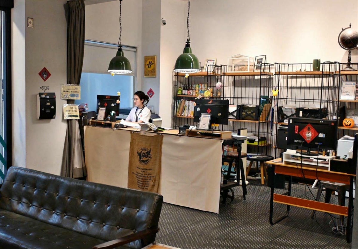 高雄市新興區住宿推薦｜承億文旅小承輕旅｜風格設計旅宿，步行可達六合夜市，美麗島捷運站旁，吃喝玩樂一應俱全之小承輕旅入住心得！